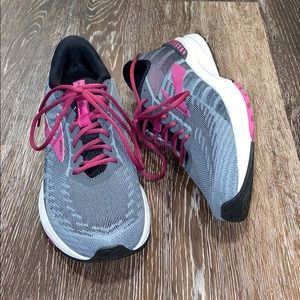 Brooks Revenna 10 Running Shoe